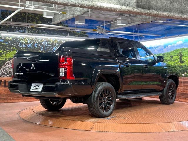 MITSUBISHI TRITON 2025