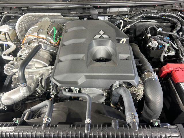 MITSUBISHI TRITON 2025