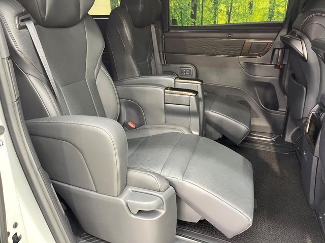 TOYOTA ALPHARD hybrid 2025