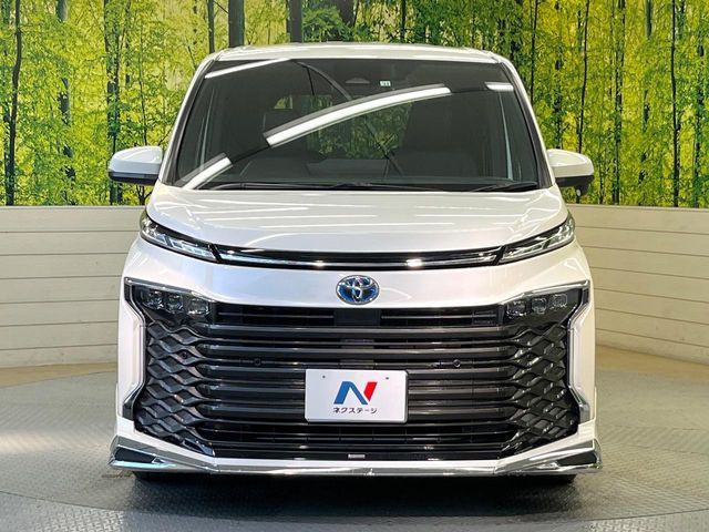 TOYOTA NOAH HYBRID 2022
