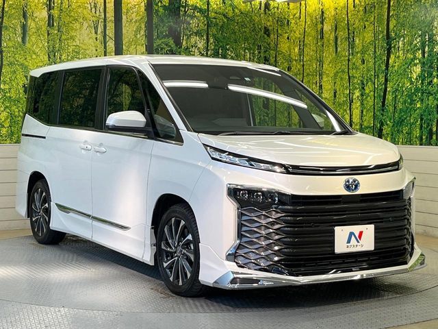TOYOTA NOAH HYBRID 2022