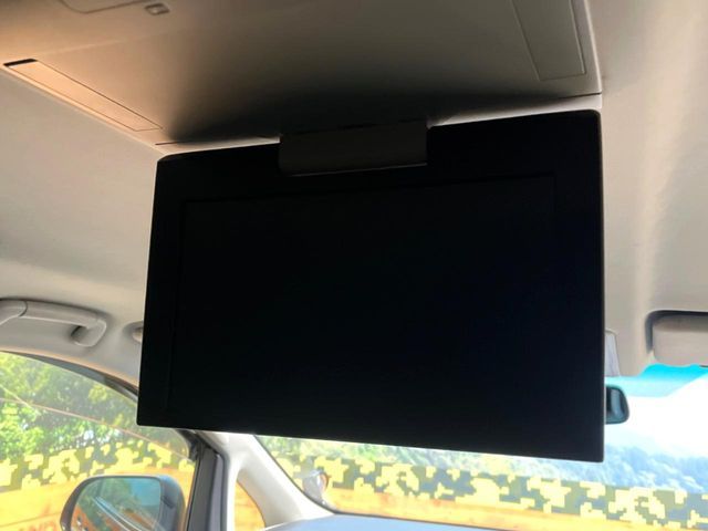 TOYOTA VELLFIRE 2013