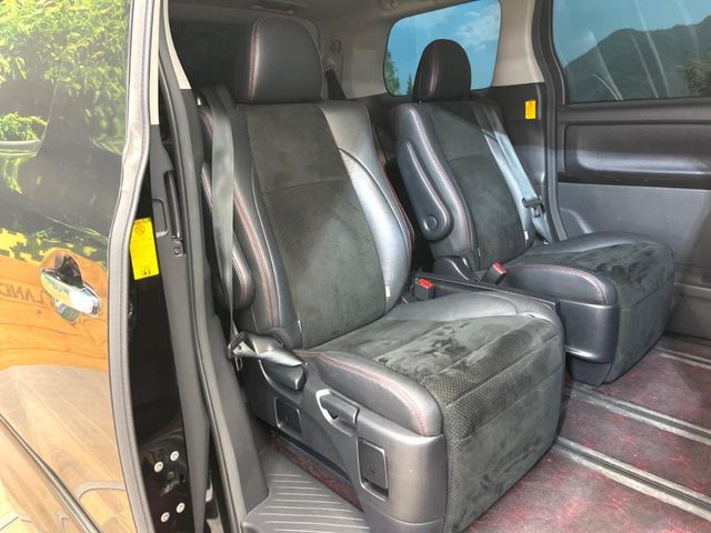 TOYOTA VELLFIRE 2013