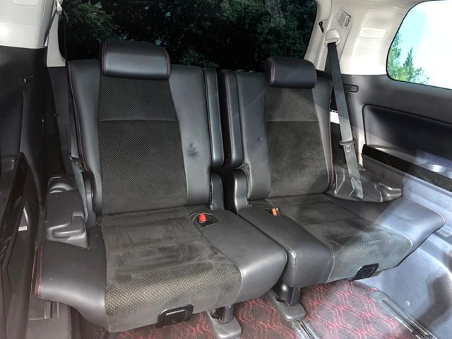 TOYOTA VELLFIRE 2013