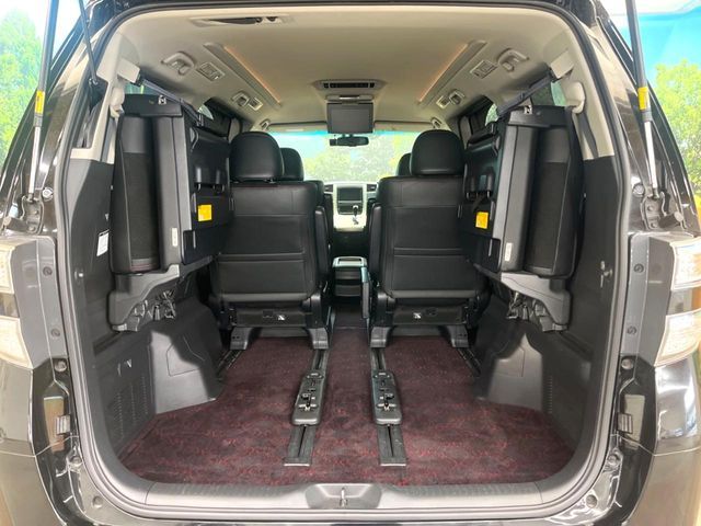 TOYOTA VELLFIRE 2013