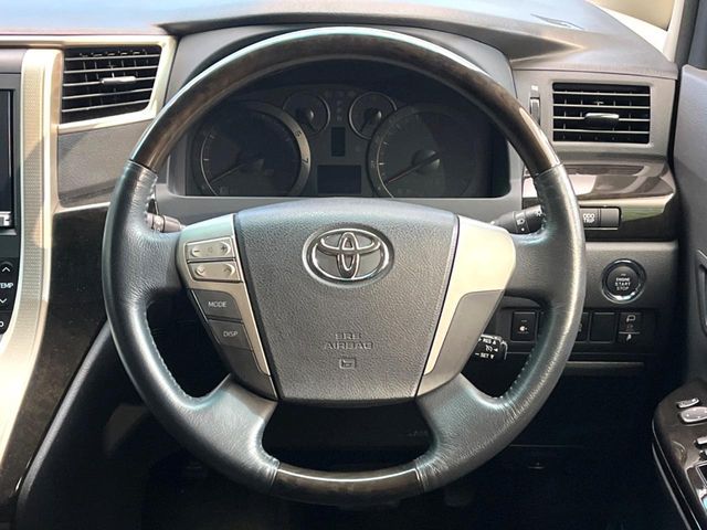 TOYOTA VELLFIRE 2013