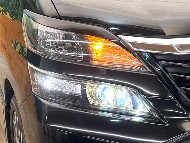 TOYOTA VELLFIRE 2013