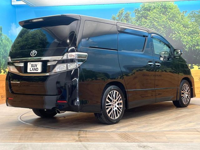 TOYOTA VELLFIRE 2013