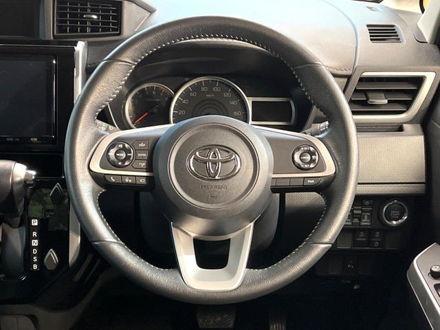 TOYOTA ROOMY 2023