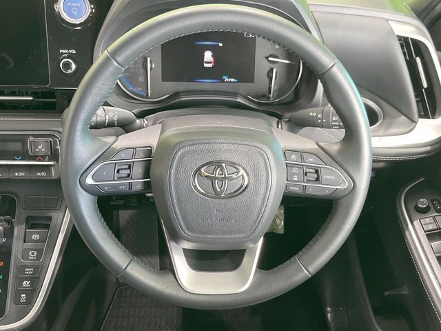 TOYOTA NOAH HYBRID 2023