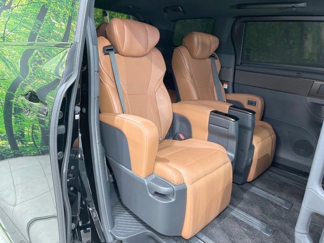 TOYOTA VELLFIRE  HYBRID 2023