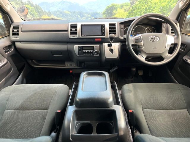 TOYOTA HIACE van 2WD 2018