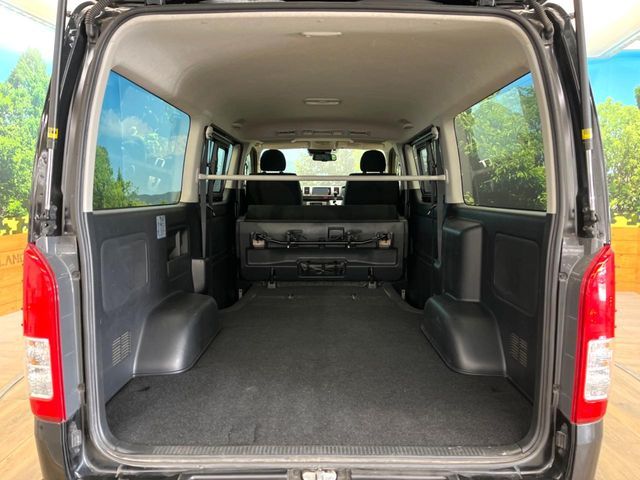 TOYOTA HIACE van 2WD 2018