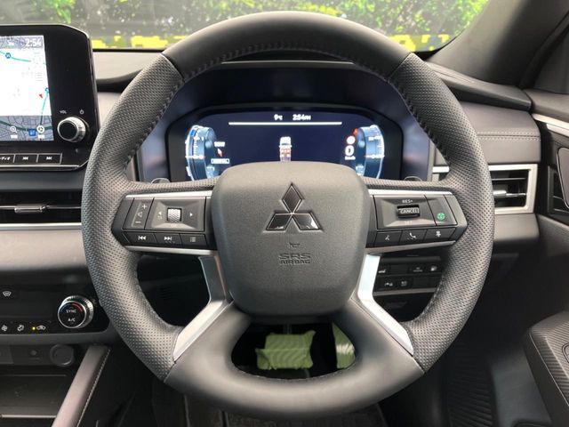 MITSUBISHI OUTLANDER PHEV 2023
