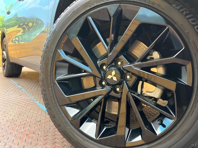 MITSUBISHI OUTLANDER PHEV 2023