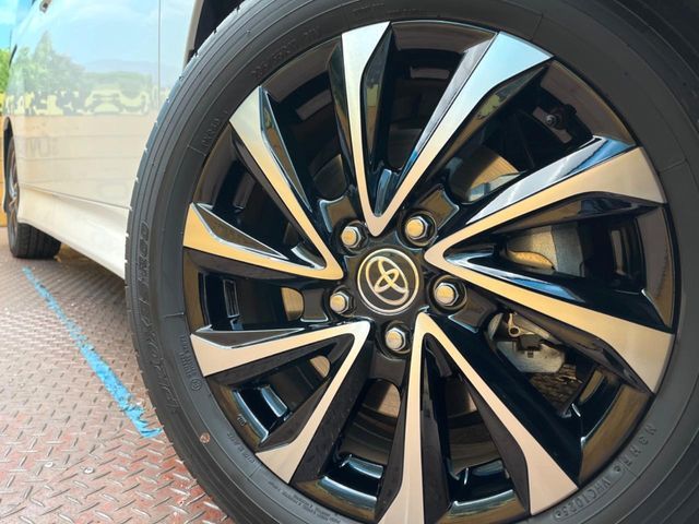 TOYOTA NOAH HYBRID 2025