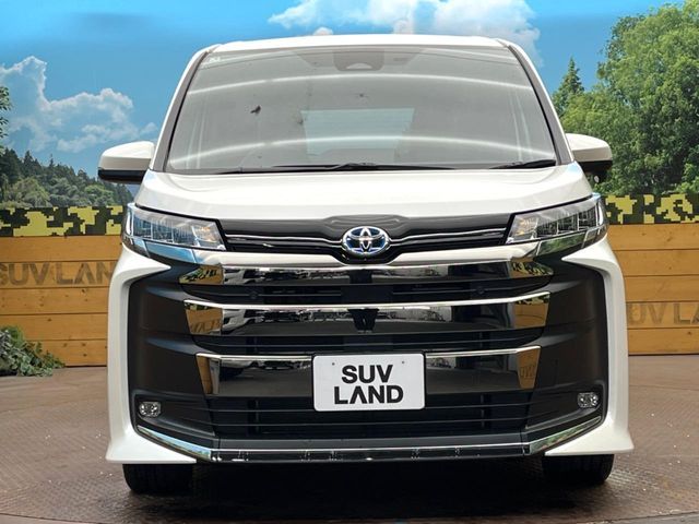 TOYOTA NOAH HYBRID 2025