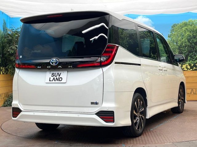 TOYOTA NOAH HYBRID 2025
