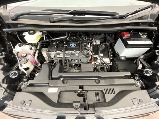 TOYOTA VOXY HYBRID 2023