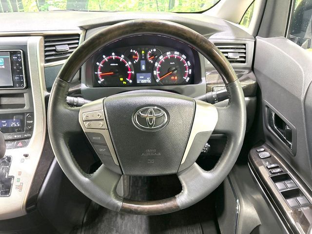 TOYOTA VELLFIRE 4WD 2013