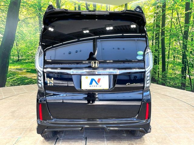 HONDA N BOX CUSTOM 2018