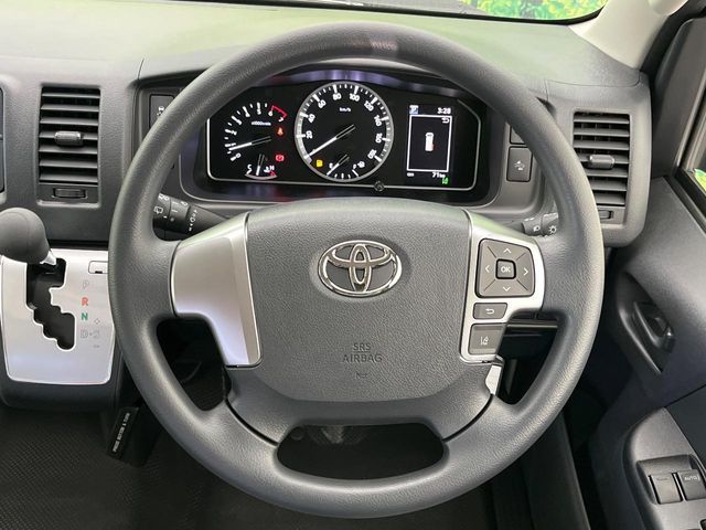 TOYOTA HIACE van 1.25t 2WD 2025