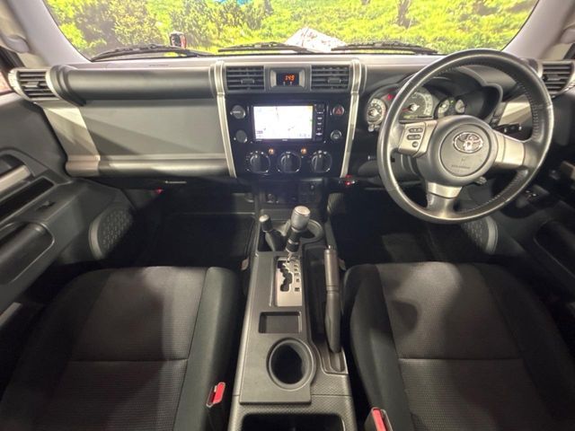 TOYOTA FJ CRUISER 4WD 2011