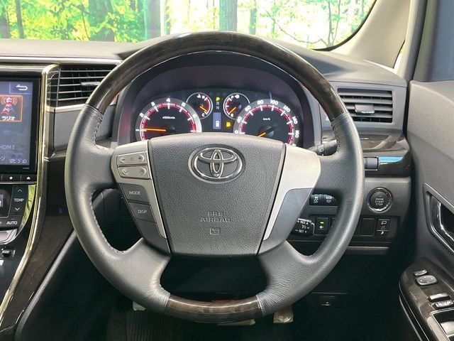 TOYOTA VELLFIRE 2014