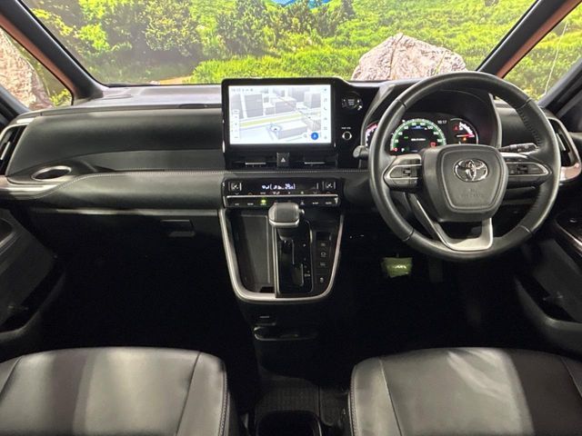 TOYOTA NOAH 2023