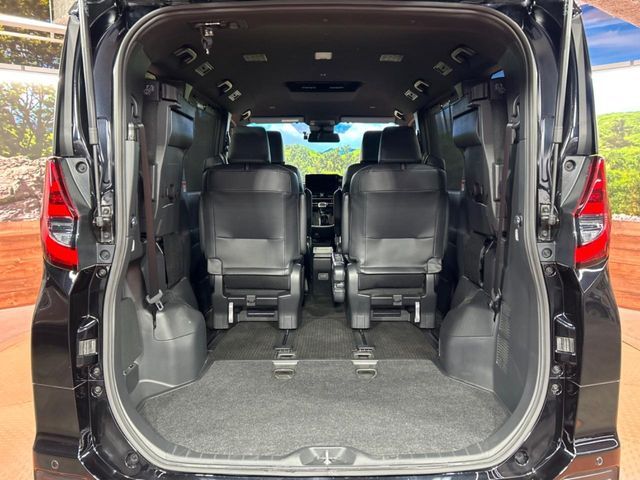TOYOTA NOAH 2023