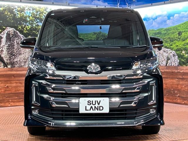 TOYOTA NOAH 2023