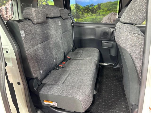 TOYOTA SIENTA HYBRID 2024