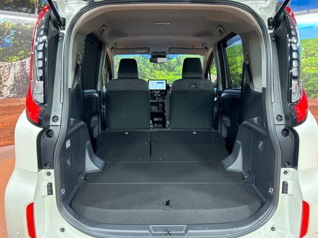 TOYOTA SIENTA HYBRID 2024