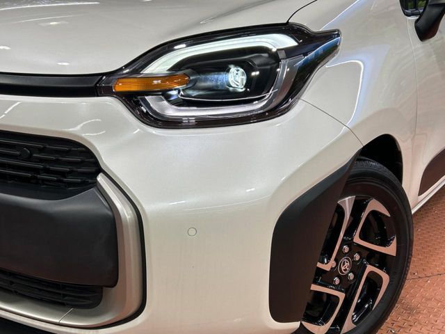 TOYOTA SIENTA HYBRID 2024