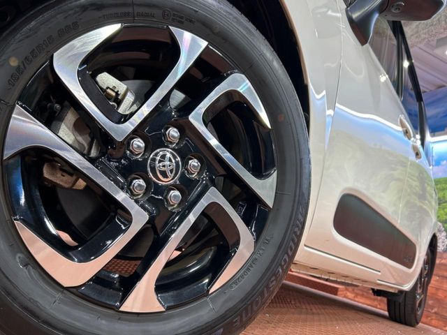 TOYOTA SIENTA HYBRID 2024