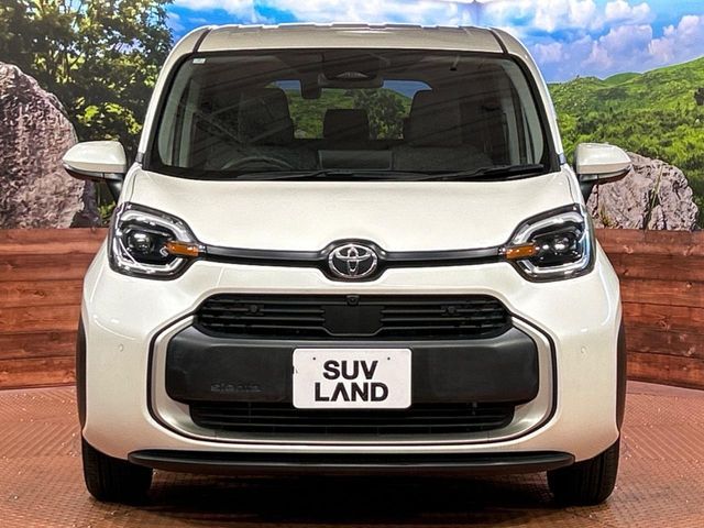 TOYOTA SIENTA HYBRID 2024