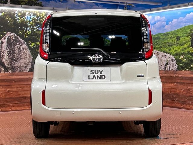 TOYOTA SIENTA HYBRID 2024