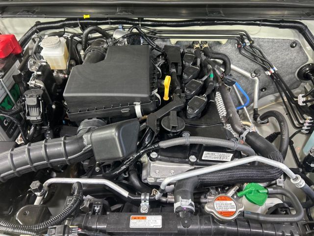 SUZUKI JIMNY NOMADE 2025