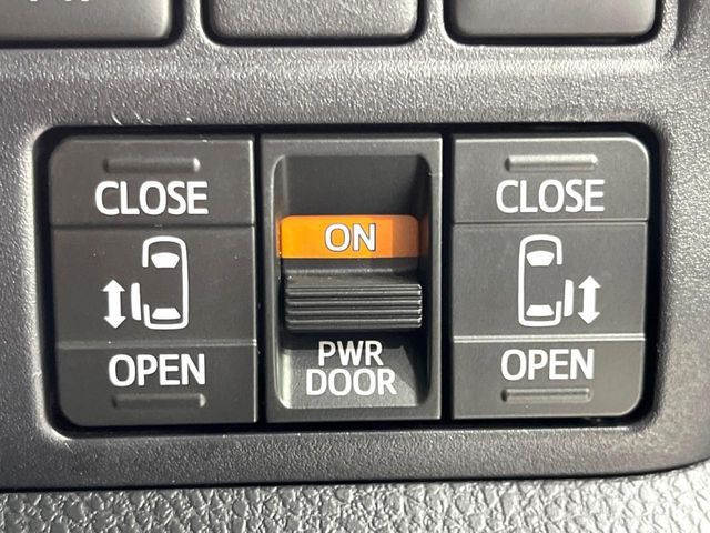 TOYOTA NOAH HYBRID 2021