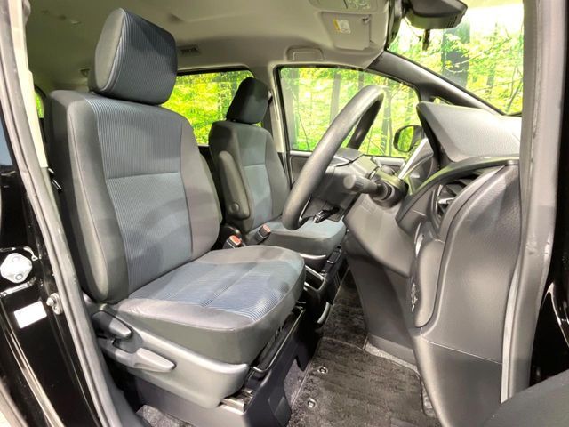 TOYOTA NOAH HYBRID 2021