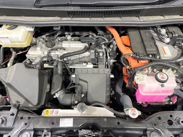 TOYOTA NOAH HYBRID 2021