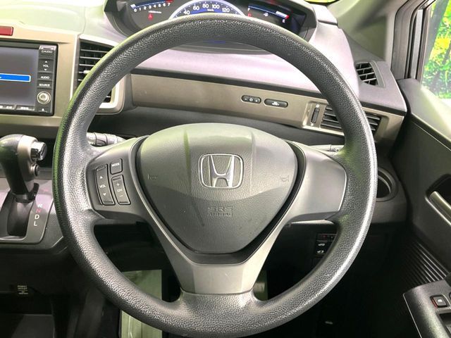 HONDA FREED Spike 2011