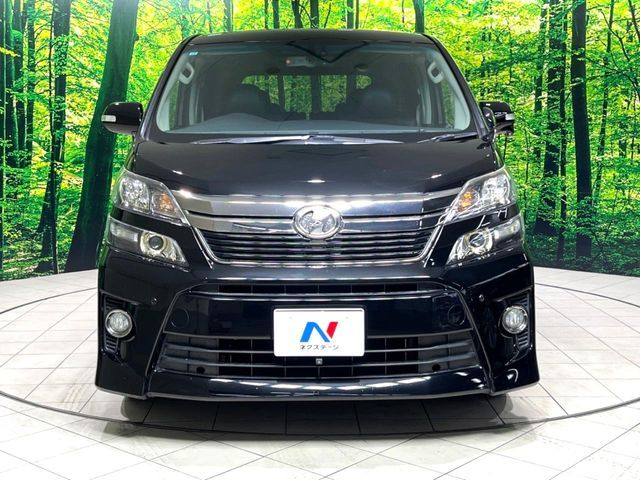 TOYOTA VELLFIRE 2013