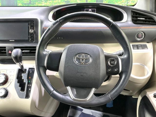 TOYOTA SIENTA 2016