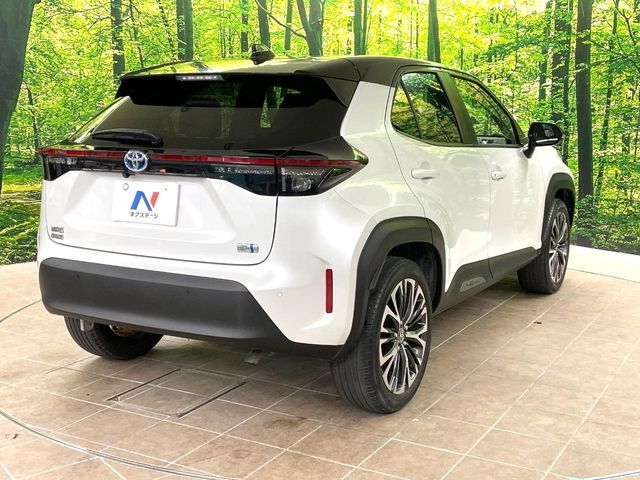 TOYOTA YARIS CROSS HYBRID 2023