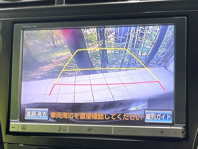 TOYOTA PRIUS Alpha 2013