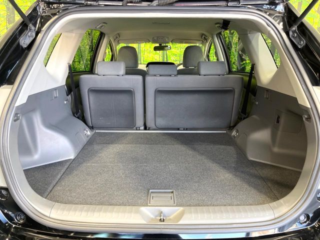 TOYOTA PRIUS Alpha 2013