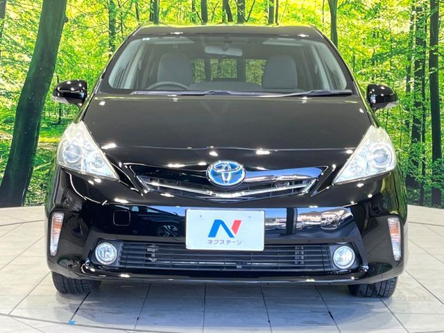 TOYOTA PRIUS Alpha 2013