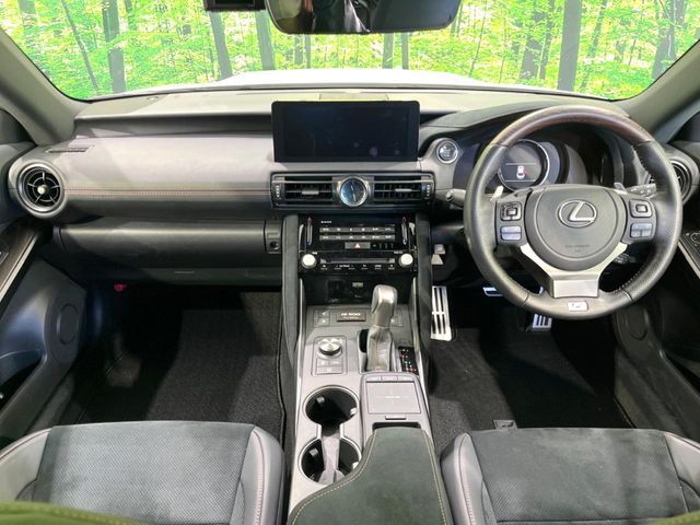 TOYOTA LEXUS IS500 2022