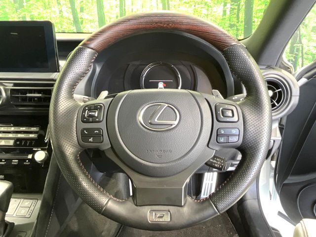 TOYOTA LEXUS IS500 2022